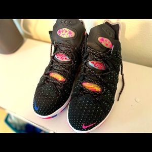 LeBron 18 ‘James Gang’ Size 8.5M/10W - Gently worn (twice)